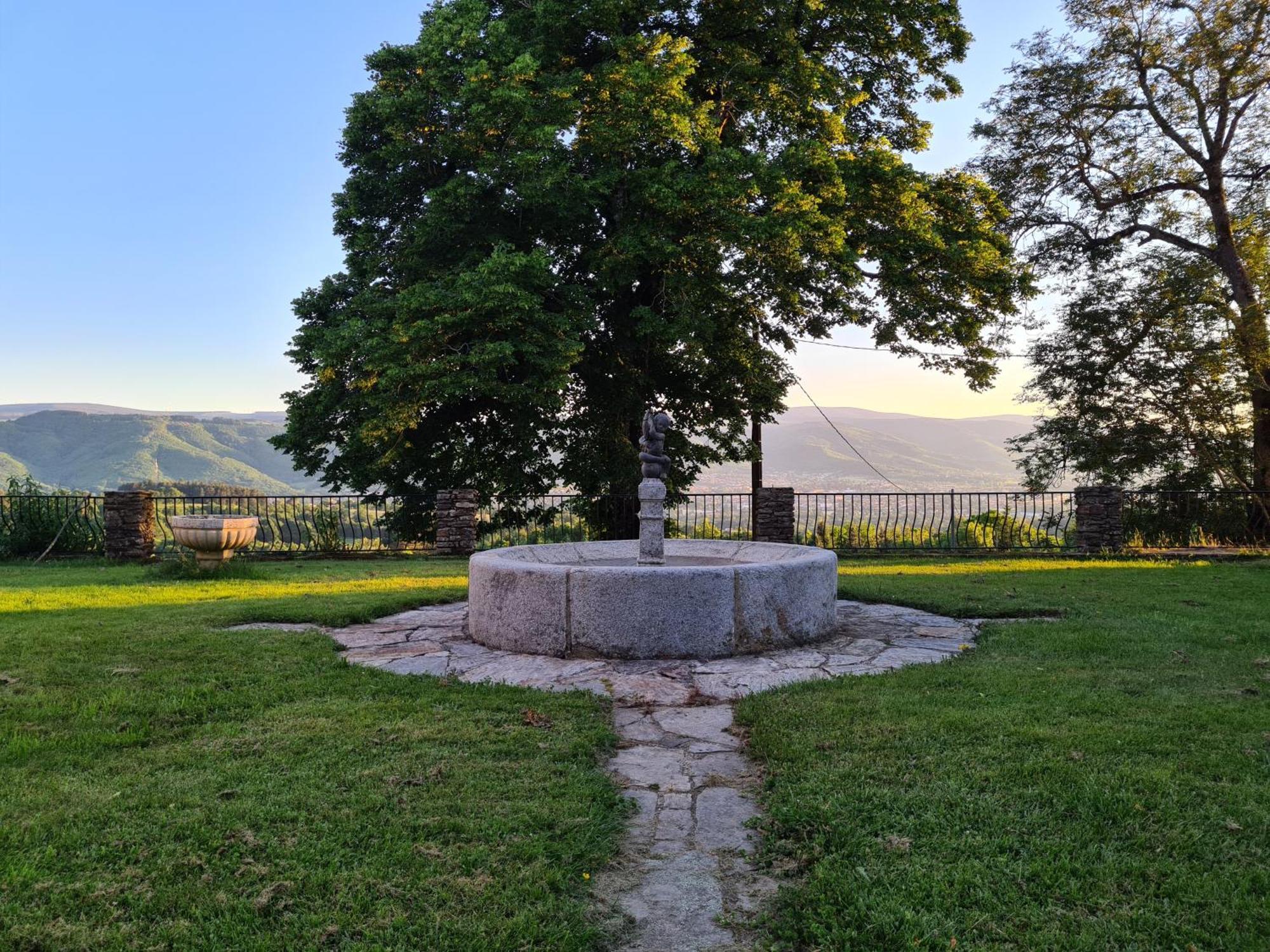 Hébergement de vacances Avec Pont-de-Larn